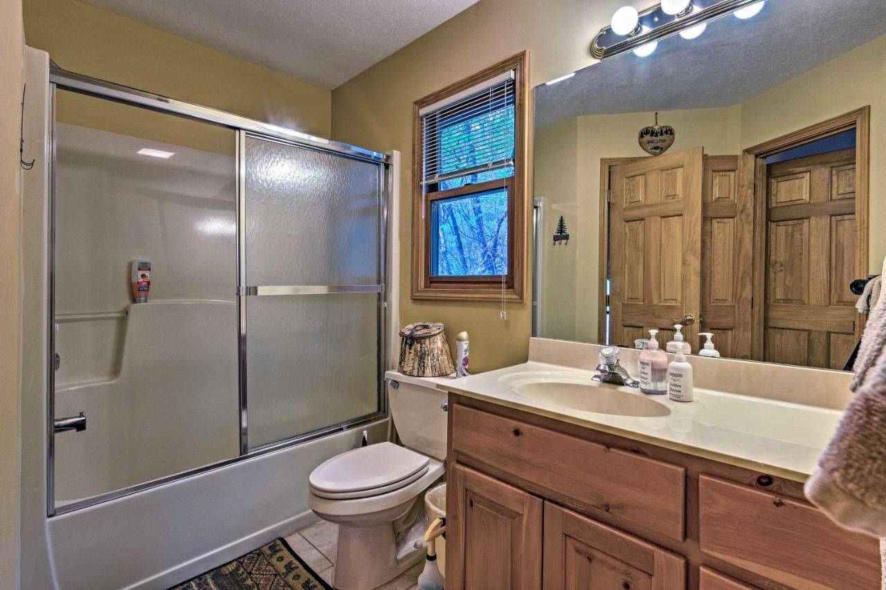 Spacious Maggie Valley Cabin With Hot Tub And Mtn View Dış mekan fotoğraf