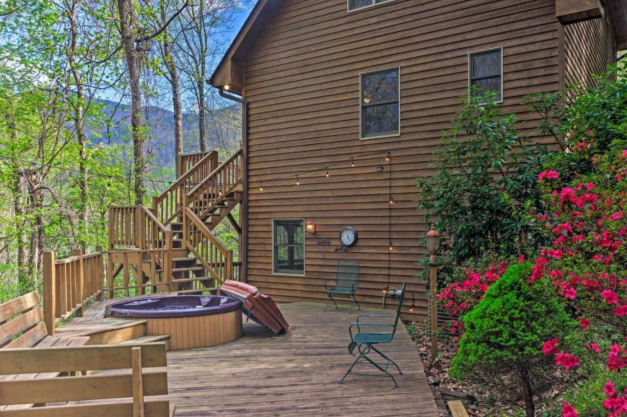 Spacious Maggie Valley Cabin With Hot Tub And Mtn View Dış mekan fotoğraf